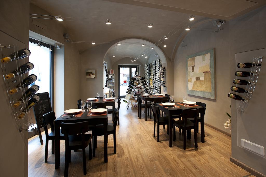Vinoteca La Sacrestia Bed and Breakfast Alba  Buitenkant foto